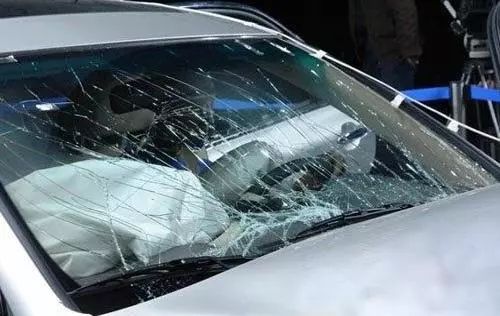 汽车玻璃最后一块多少钱(汽车玻璃最后一块的价格解析)