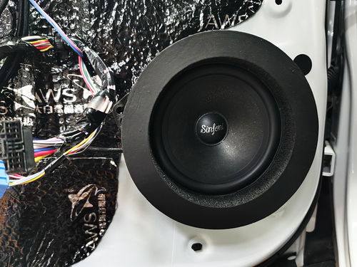 有多少人玩汽车音响音乐(有多少人热爱汽车音响音乐，探索汽车音响文化的魅力)