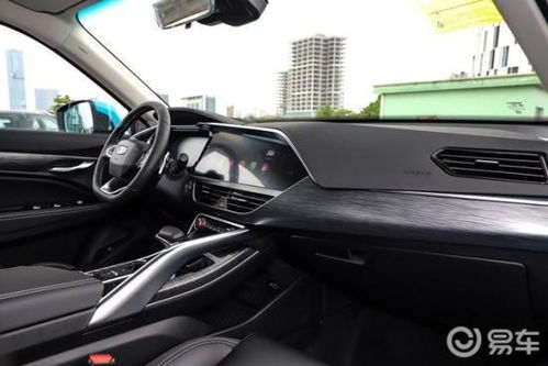 武汉汽车换内饰多少钱呀(武汉汽车换内饰的费用解析)