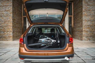 汽车车顶行李箱能放多少(汽车车顶行李箱的容量与适用性探讨)