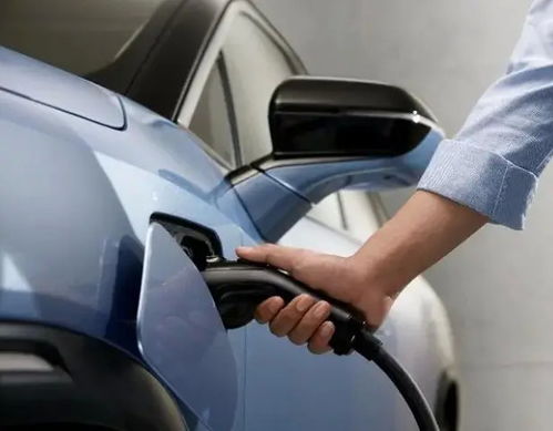 小汽车一般充多少电合适(小汽车充电指南，如何确定合适的充电电量)