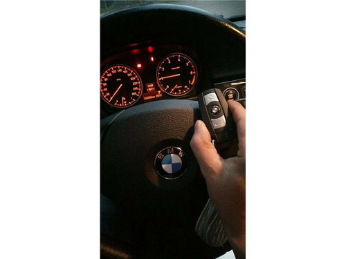 配一把汽车遥控多少钱(配一把汽车遥控多少钱，深入了解汽车遥控器价格及其相关因素)