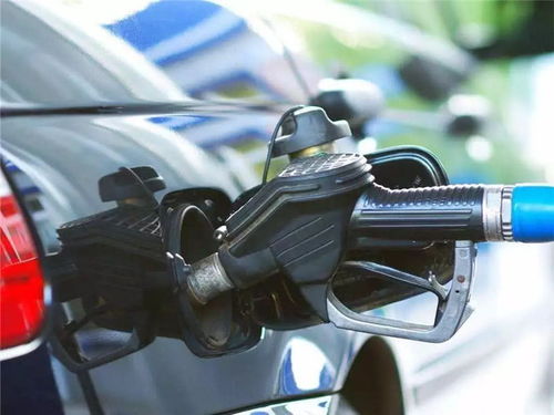 汽车怎么看加多少升油了(汽车加油量如何准确判断，油量计量方法与注意事项)