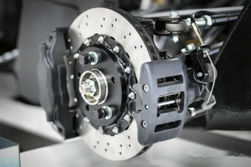 汽车轮胎刹车盘宽度多少(汽车轮胎刹车盘宽度多少，深度解析与影响因素探讨)