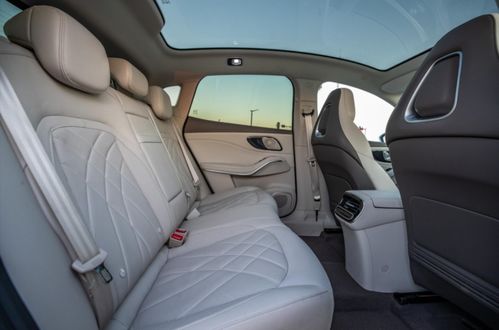 汽车座椅空间一般多少(汽车座椅空间一般的考量与解析)