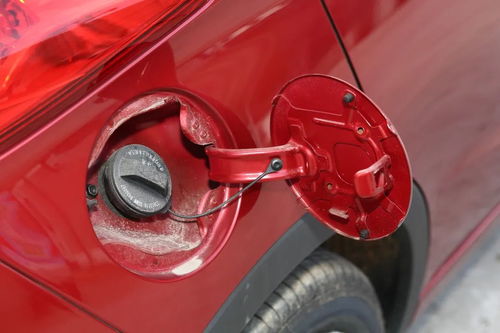 汽车更换了翼子板多少钱(汽车更换翼子板费用解析)