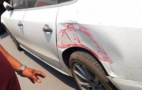 汽车剐蹭划痕修多少钱呢(汽车剐蹭划痕修复费用解析)