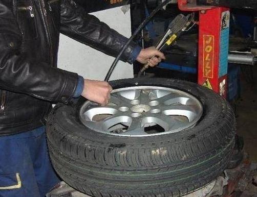 汽车修理店补充胎压多少(汽车修理店补充胎压的标准与重要性) 汽车修理店补充胎压多少(汽车修理店补充胎压的标准与重要性)