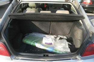 开个汽车后备箱要多少钱(开个汽车后备箱需要多少钱？全面解析成本与费用)