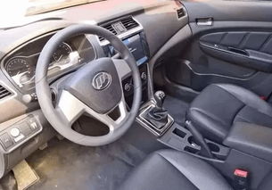 手动挡汽车内饰多少钱(手动挡汽车内饰价格及选购指南)