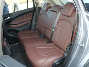 汽车修后排座椅多少钱啊(汽车修后排座椅的费用是多少？全面解析修复成本与因素)