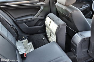 汽车修后排座椅多少钱啊(汽车修后排座椅的费用是多少？全面解析修复成本与因素)