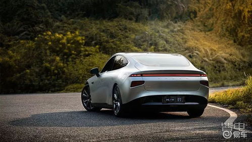 小鹏电动汽车坏了多少钱(小鹏电动汽车维修成本与费用分析)