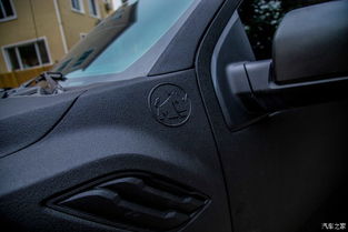 汽车的一副油漆是多少升(汽车的一副油漆是多少升，揭秘汽车涂装的秘密)