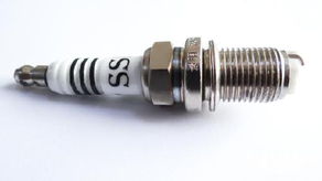 汽车安装双火花塞多少钱(汽车安装双火花塞的费用详解)