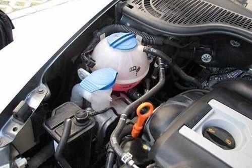 汽车水箱换了一个多少钱(汽车水箱更换费用详解，价格究竟是多少？