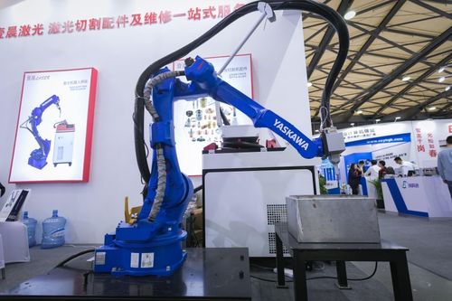 汽车激光焊机器人多少钱(汽车激光焊机器人价格解析，多少钱？