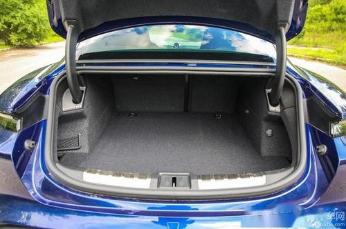 电动汽车窗户抛光多少钱(电动汽车窗户抛光费用解析)