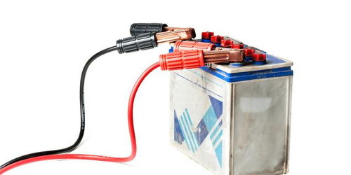 汽车电池一年多少电充满(汽车电池一年多少电充满，探究与解析)