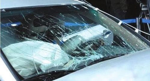 修汽车的挡风玻璃多少钱(汽车挡风玻璃修复费用详解，价格究竟是多少？