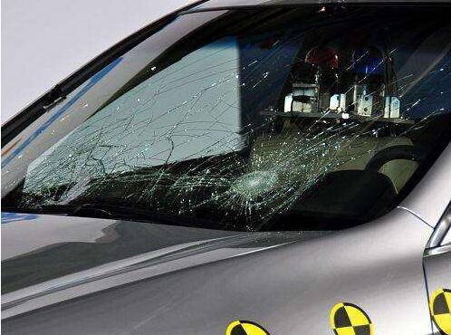 汽车底坎修复喷漆多少钱(汽车底坎修复与喷漆费用解析)