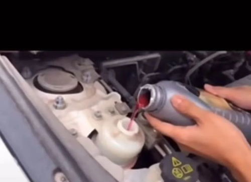 汽车电瓶换电解液多少钱(汽车电瓶换电解液的费用解析)