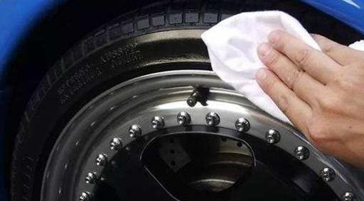 物流邮寄汽车轮胎多少钱(汽车轮胎物流邮寄费用解析)