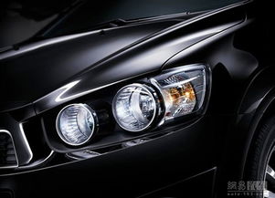 汽车车顶灯能亮吗多少瓦(汽车车顶灯，亮度与瓦数之谜)