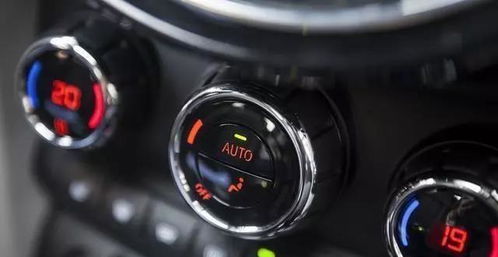 小型汽车开暖风多少度好(小型汽车开暖风，温度设置与舒适度探讨)