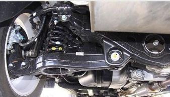 汽车开多少年底盘会断了(汽车底盘寿命解析，汽车开多少年底盘会断了？