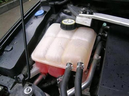 汽车漏防冻液维修费多少(汽车漏防冻液维修费用解析)