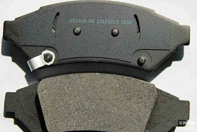 汽车后轮带刹车片多少钱(汽车后轮带刹车片价格解析)