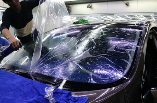 贴汽车玻璃膜多少手工费(汽车玻璃贴膜手工费详解)