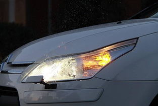汽车清理大灯多少钱一次(汽车大灯清理服务，价格及多方面因素解析)