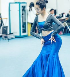 关晓彤高考前复习3个月考了552分(关晓彤高考前三个月冲刺复习，以552分展现非凡实力)