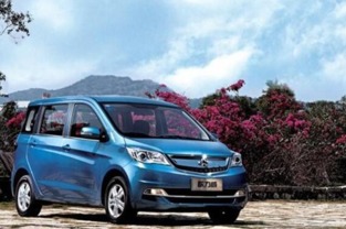 长安汽车多少钱一辆图片(长安汽车的价格与车型，深入了解及图片展示)