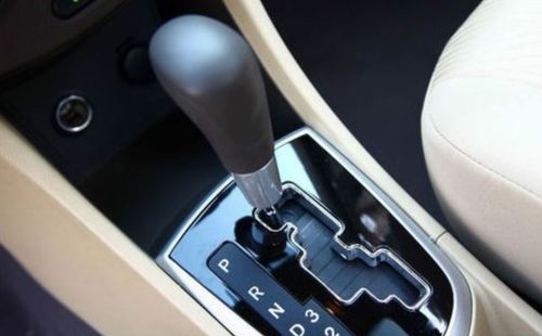 自动挡汽车后灯壳多少钱(自动挡汽车后灯壳价格解析)