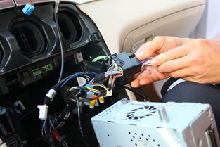 汽车上加玻璃水加多少(汽车上加玻璃水，适量添加，安全行驶)