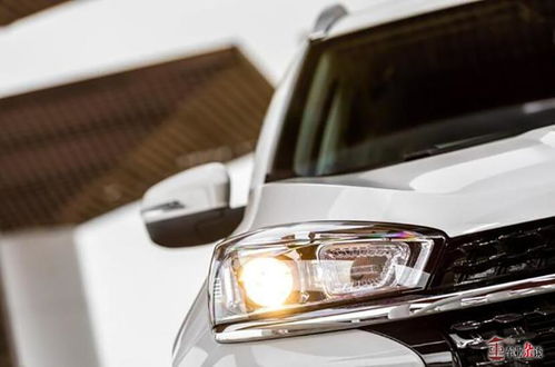 七座汽车加装尾翼多少钱(七座汽车加装尾翼的费用分析)