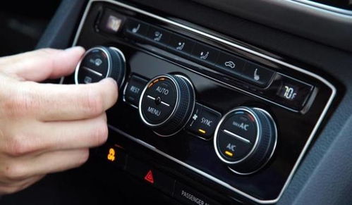 汽车空调油加多少怎么加(汽车空调油加注方法与油量控制研究)