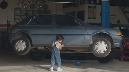 多少人能掀翻一辆汽车(多少人能掀翻一辆汽车—探究力量与物理学的奥秘)