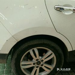 汽车贴膜刮板修理多少钱(汽车贴膜刮板损坏修复费用解析)