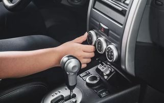 夏天汽车空调一晚多少电(夏天汽车空调一晚耗电深度解析)