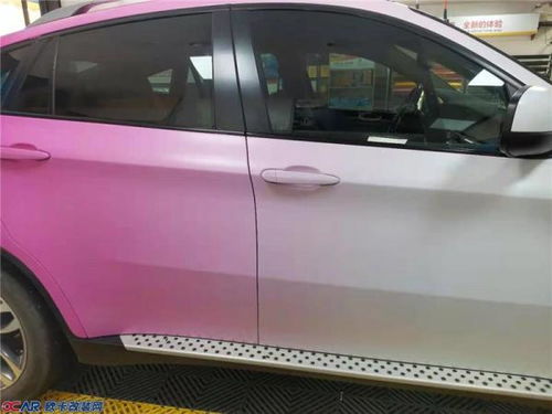 贴汽车改色膜多少钱左右(汽车改色新风尚，贴汽车改色膜的费用解析)