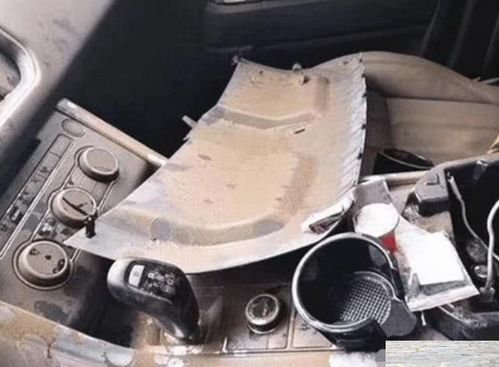 汽车泡水换发动机多少钱(汽车泡水后更换发动机的费用分析)