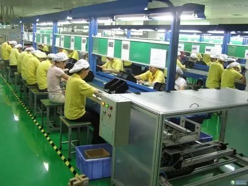 汽车生产线一天多少公斤(汽车生产线上的磅礴力量,一天多少公斤? 汽车生产线一天多少公斤(汽车生产线上的磅礴力量,一天多少公斤?
