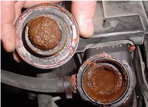 汽车水温箱多少换一次水(汽车水温箱换水的频率，了解与操作指南)