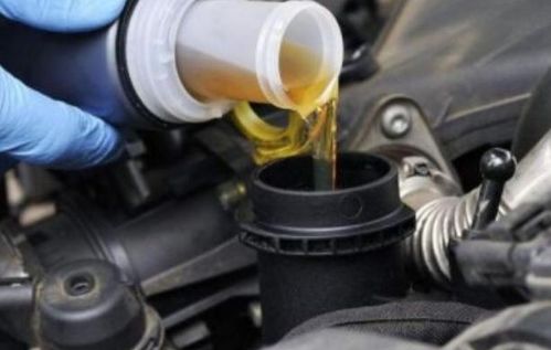 汽车一般都加多少机油(汽车机油加注量,了解多少才合适) 汽车一般都加多少机油(汽车机油加注量,了解多少才合适)
