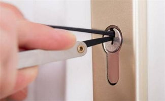 汽车门换个锁芯要多少钱(汽车门换个锁芯要多少钱？全面解析汽车锁芯更换成本与因素)