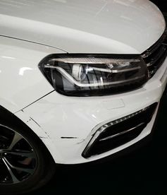 汽车刮漆多少钱补漆费用(汽车刮漆修复费用详解，了解补漆成本及费用构成)